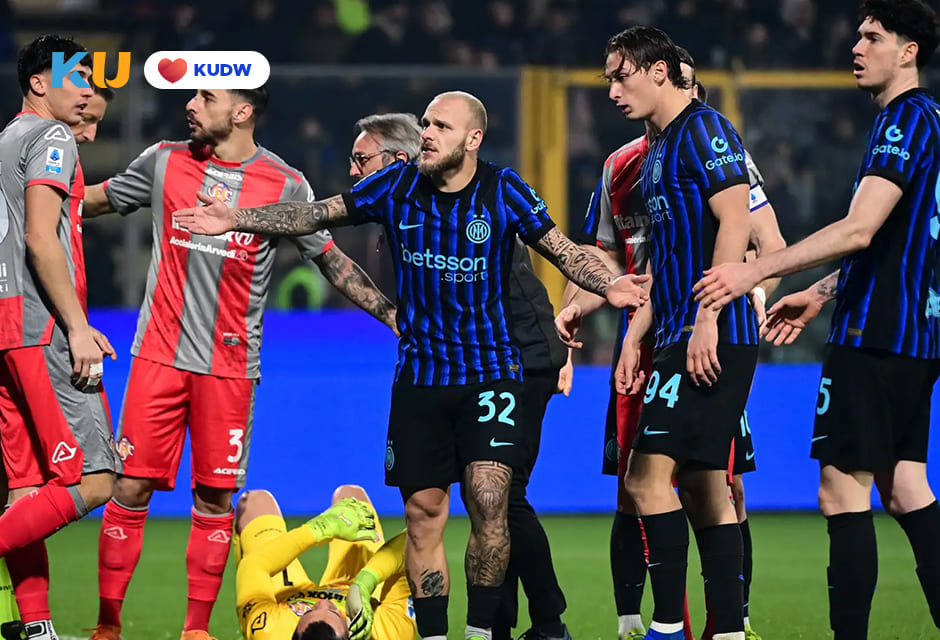 Emil Audero Kena Flare Fans Inter Milan, Lautaro Martinez Minta Maaf (1)