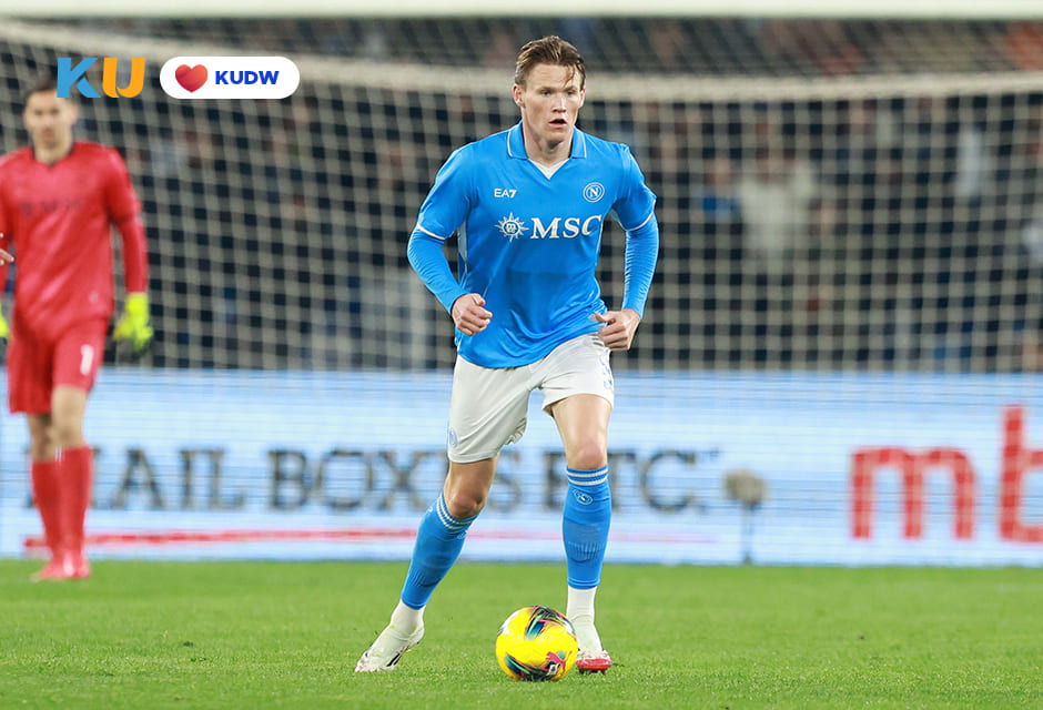 Drama di Ennio Tardini! Napoli Frustrasi Ditahan Imbang Parma, Sengitnya Perebutan Scudetto Belum Usai (2)