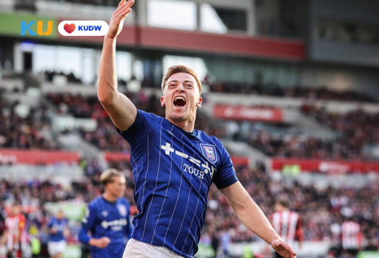 Duel Panas di Bursa Transfer! Chelsea Siapkan £30 Juta Demi Bajak Liam Delap dari Genggaman Manchester United! (1)