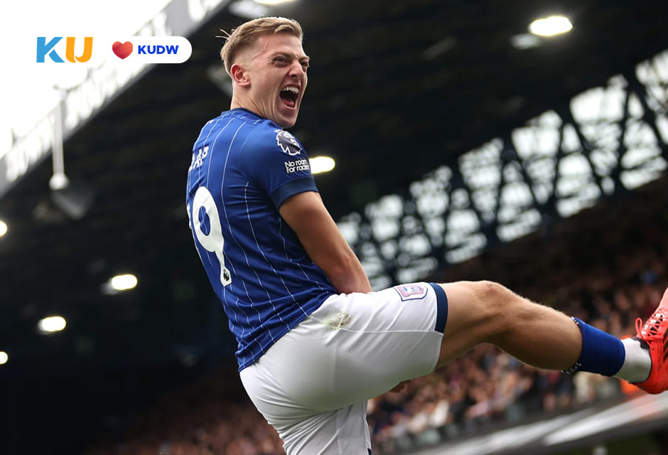 Duel Panas di Bursa Transfer! Chelsea Siapkan £30 Juta Demi Bajak Liam Delap dari Genggaman Manchester United! (2)