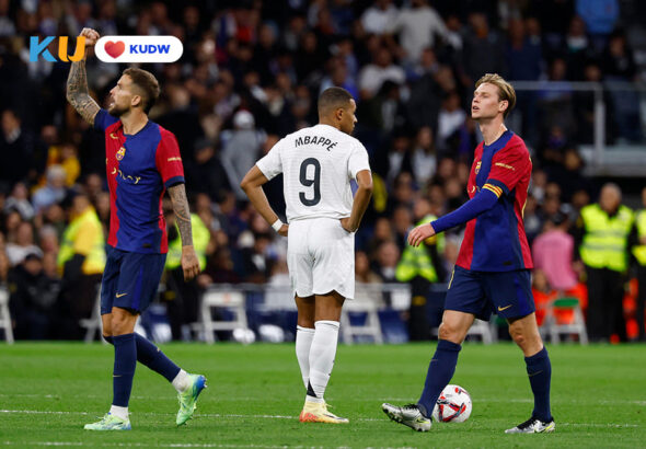 Real Madrid Ditekuk Barcelona, Hat-trick Mbappe Tak Selamatkan Los Blancos (2)
