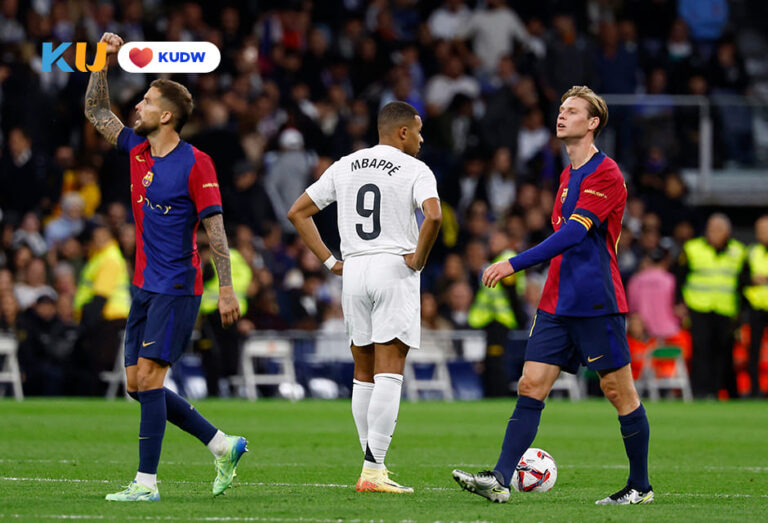 Real Madrid Ditekuk Barcelona, Hat-trick Mbappe Tak Selamatkan Los Blancos (2)