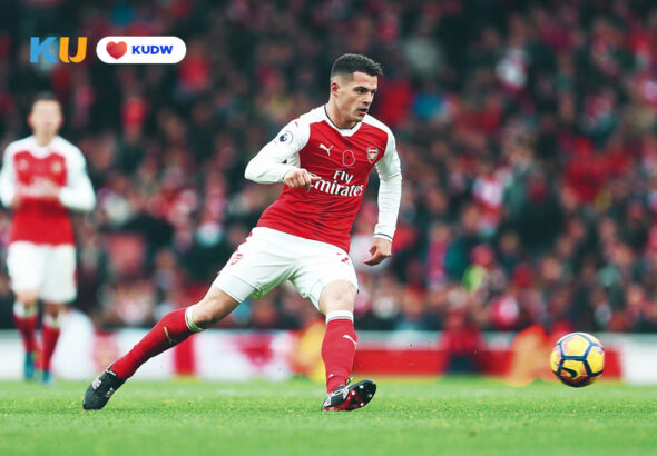 Gelombang Eksodus di BayArena! Ikuti Jejak Xabi Alonso & Florian Wirtz, Granit Xhaka Siap Angkat Kaki dari Bayer Leverkusen yang Terancam Melemah! (2)