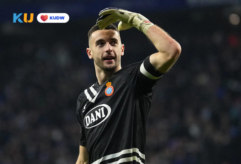 Sensasi di Catalunya! Tolak Arsenal, Kiper Andalan Espanyol Joan Garcia Selangkah Lagi Gabung Barcelona dalam Transfer €25 Juta!