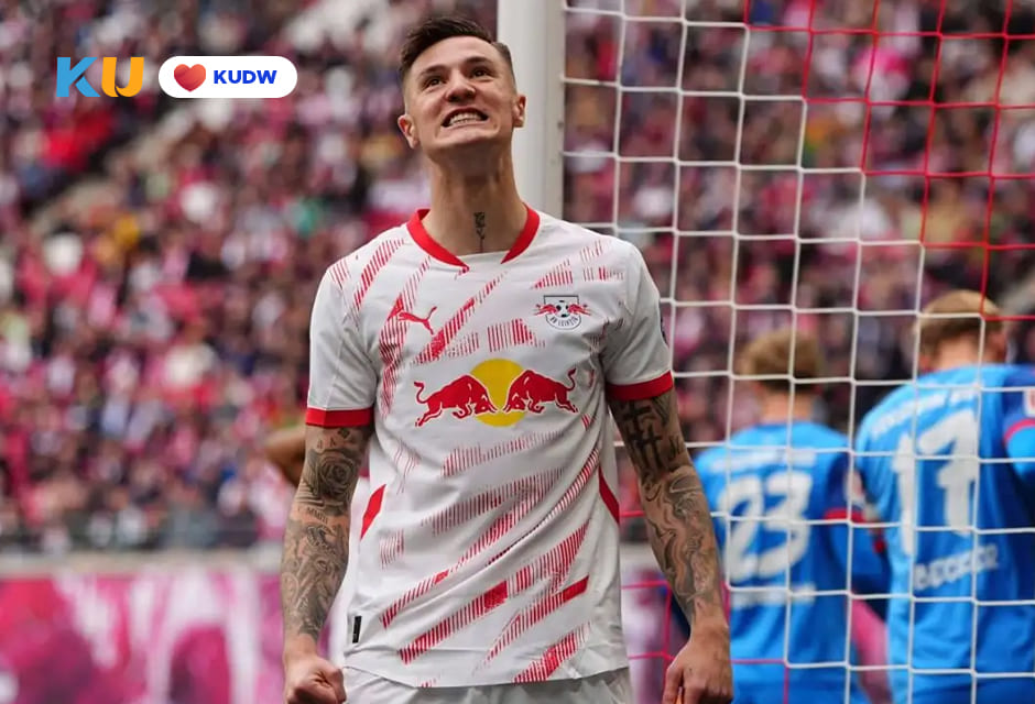 Drama Panas Bursa Transfer! Benjamin Sesko 'Terkesan' dengan Man United, Setan Merah Kini Saingi Newcastle dalam Perburuan Striker Tajam RB Leipzig! (1)