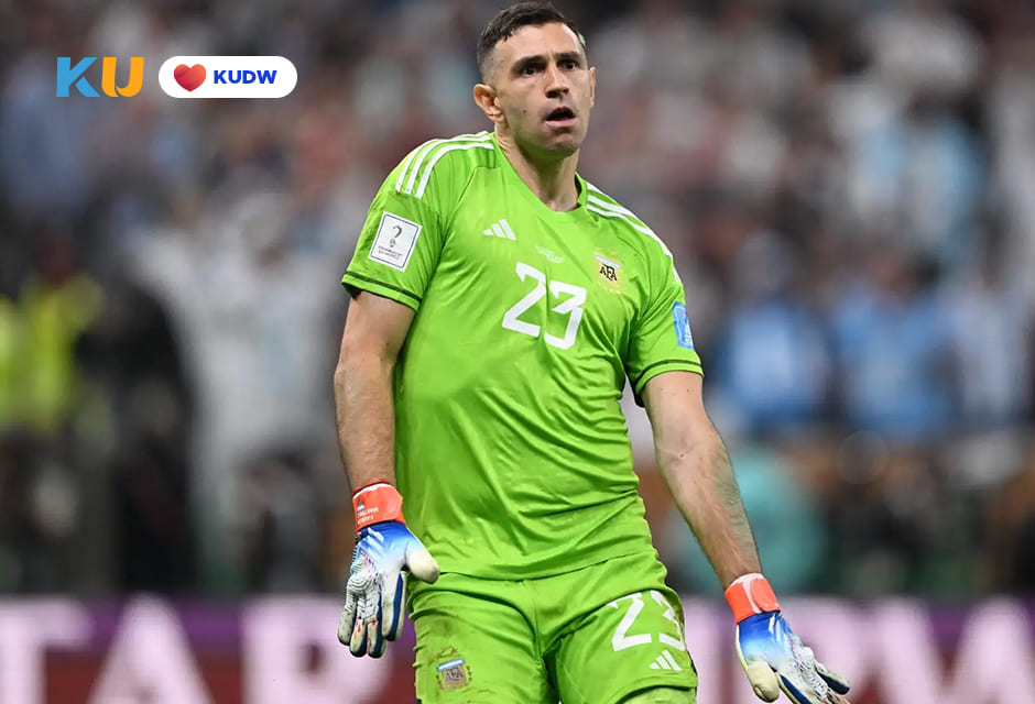 Emi Martinez Manchester United Gagal, Begini Nasibnya di Villa (2)