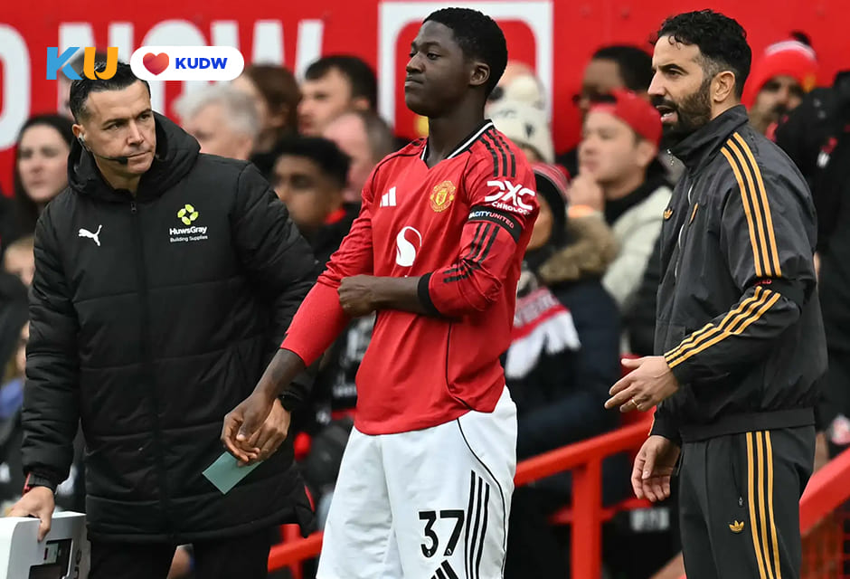 Man Utd Mainoo Zirkzee Tak Dijual Strategi AFCON Amorim (2)