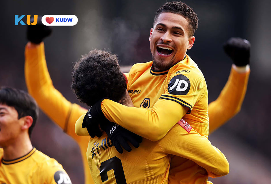 Man United Suksesor Casemiro Dana Segini Disiapkan untuk Tebus Joao Gomes (1)