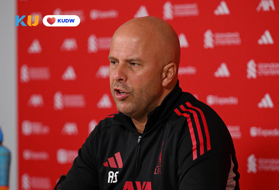 Salah Kembali Skuad Liverpool Damai Slot Jelang Brighton (1)