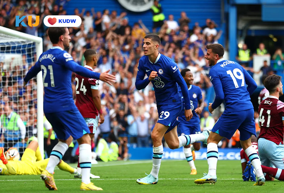 Comeback Sensasional Berujung Baku Hantam, Todibo Diusir Wasit Usai Cekik Leher Lawan (2)