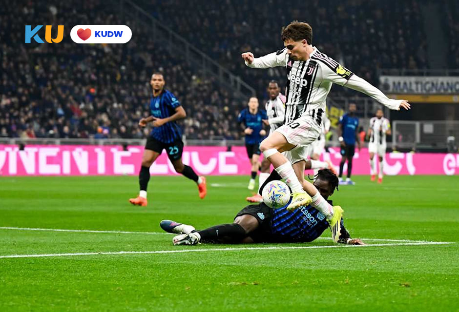 Wasit Tuai Kontroversi Di Derby D’Italia, Petinggi Juventus Tak Bisa Diterima! (2)