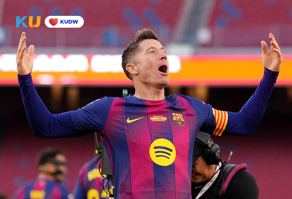 Lewandowski Bertahan di Barca Rela Potong Gaji Demi Klub (1)